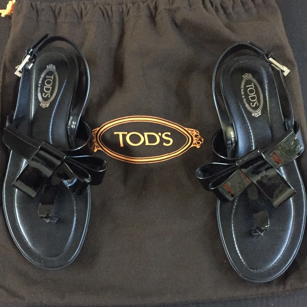 💯Authentic Tod’s black Patent sandals size 36.